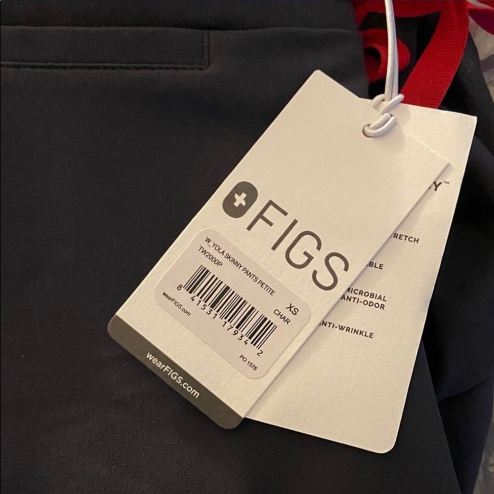 LIMITED EDITION Figs XS Yola Petite Charcoal gray